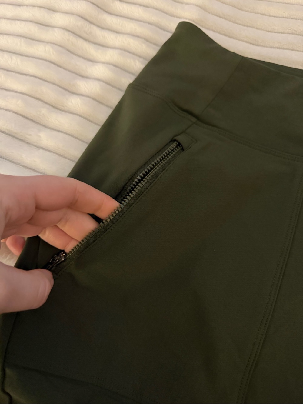 Athleta Olive Green Headlands Hybrid Cargo Tight - Picture 9 of 16